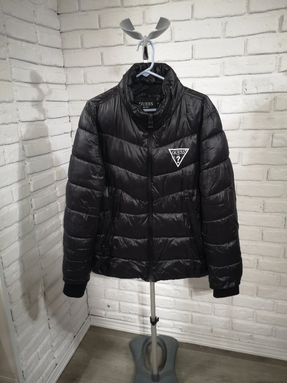 Guess Men's Size Medium Black Full Zip Knit Cuffs Semi Shiny Puffer Jacket